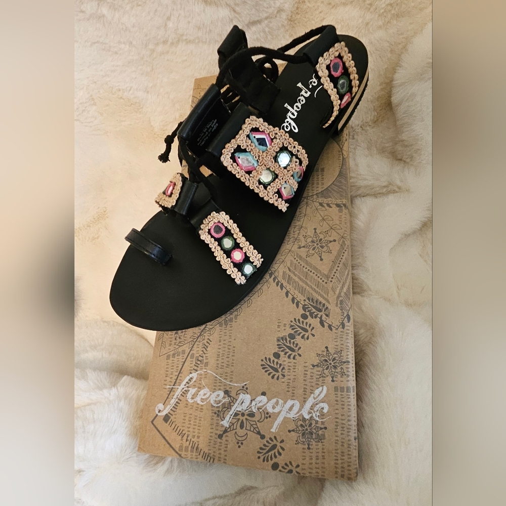Free People Leather Mantra Mirror Sandals Size 39 / 8.5 Color Black/beige